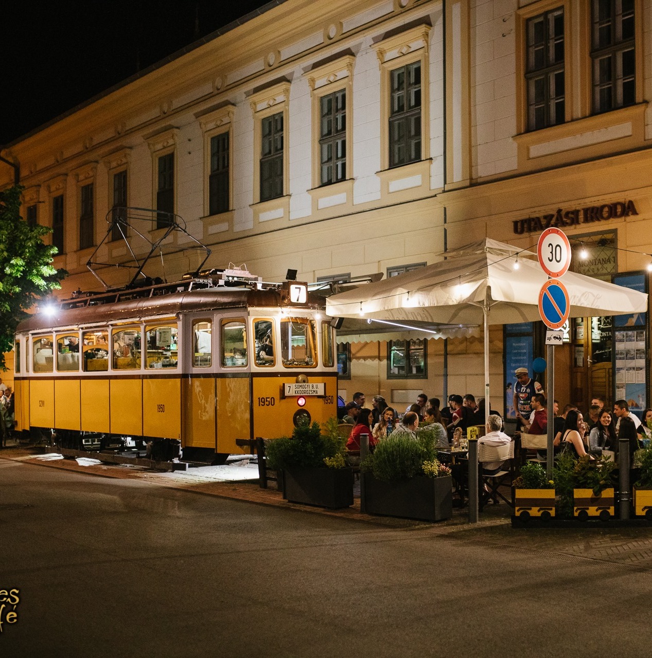 Blues Café & 7-es Megálló