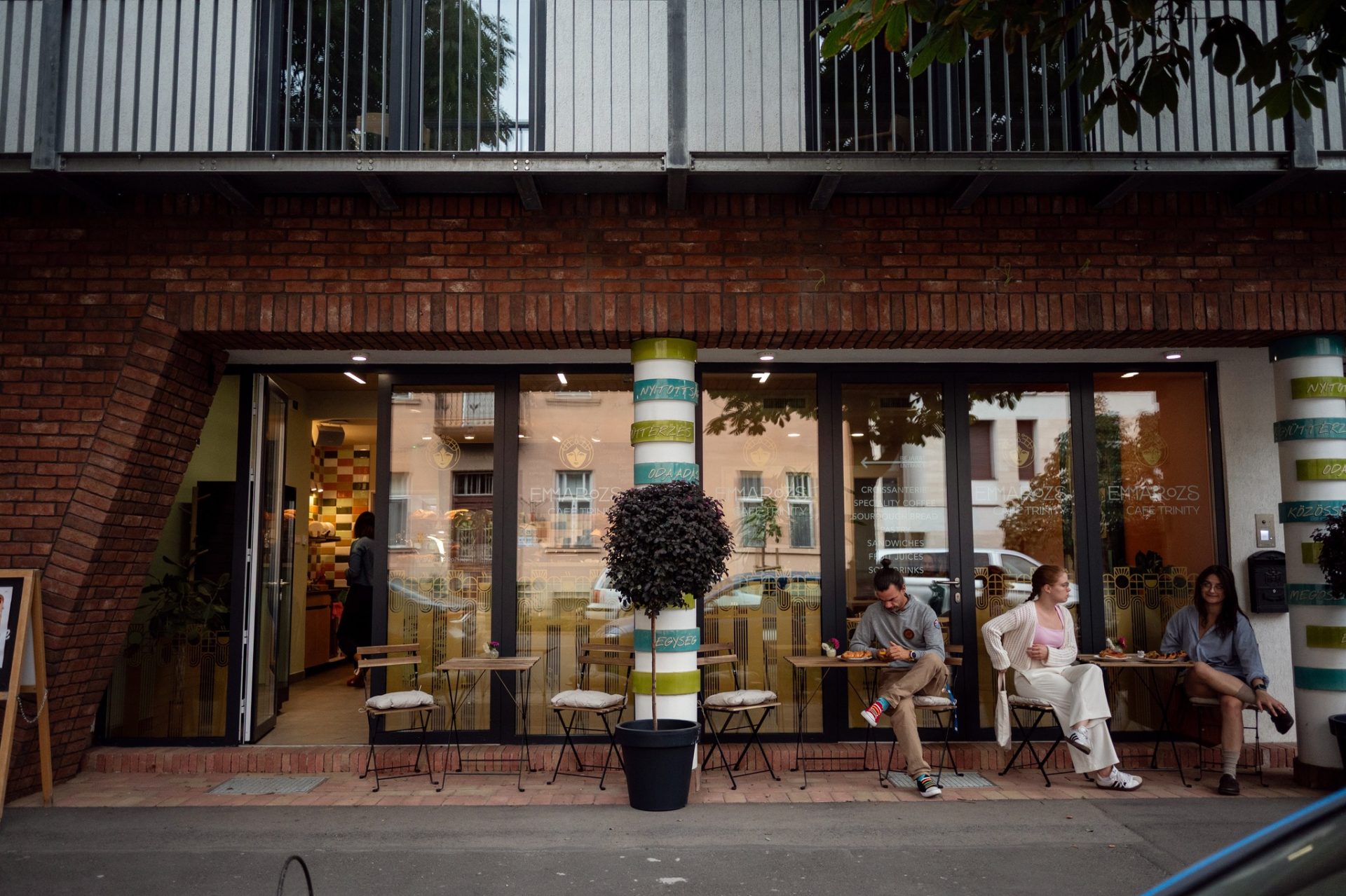 Café Emmarozs Trinity