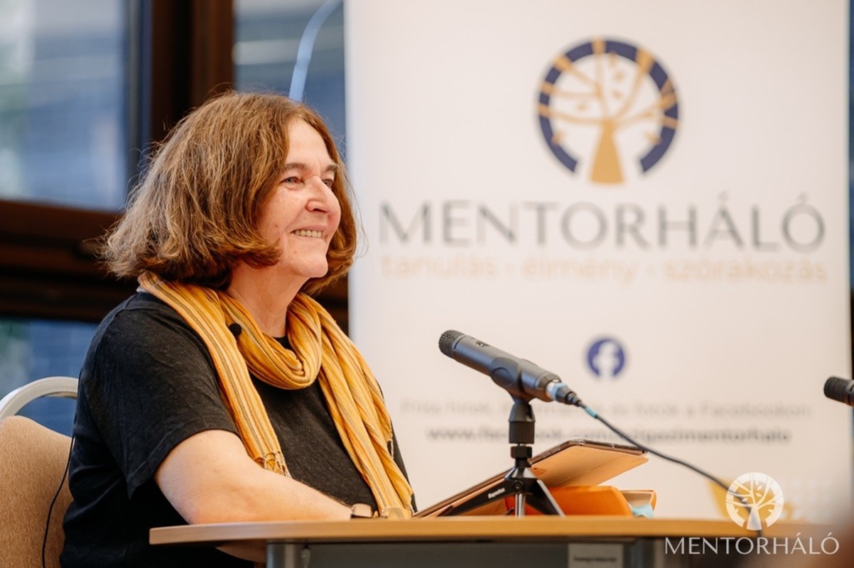 Saly Noémi: Kis karácsony, nagy karácsony… Az ünnepi asztal régen és még régebben