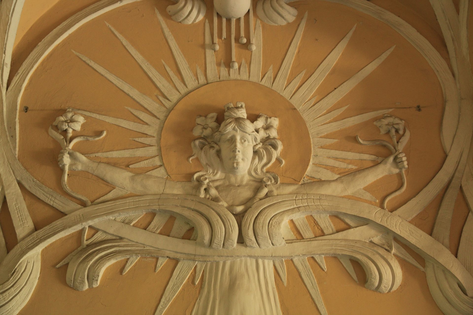 Fűző nélkül – Nők, sorsok és szecesszió Szegeden