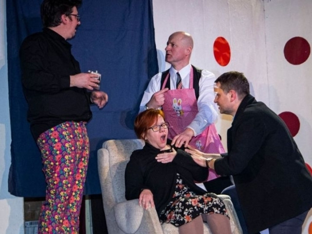 Páratlan páros – komédia