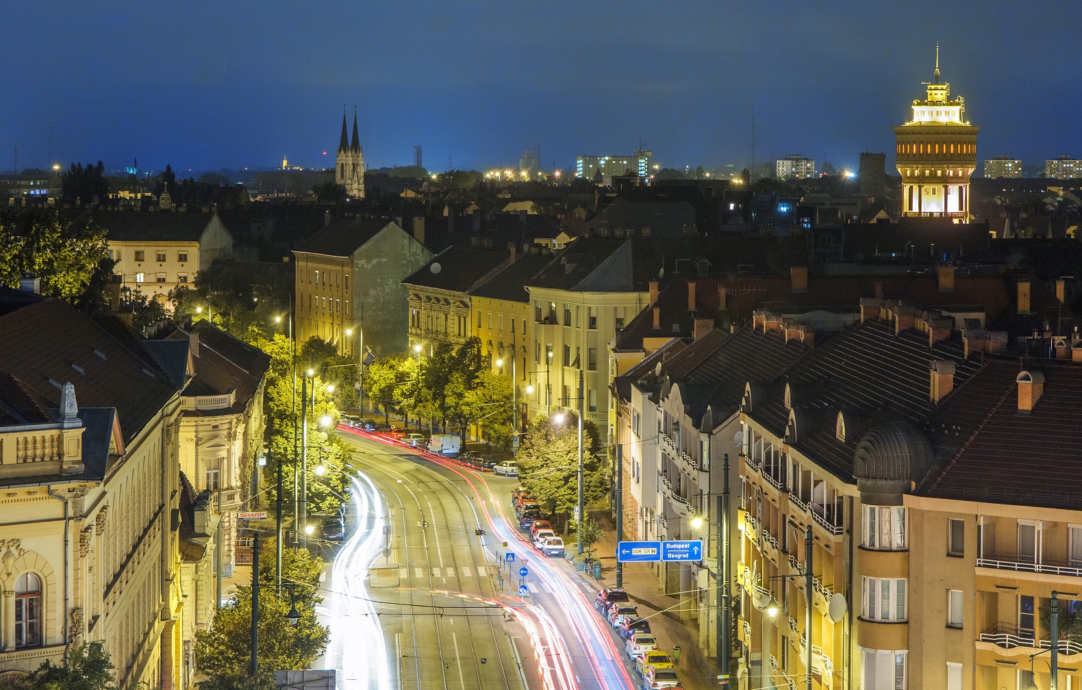 Szeged esti fényekben – városnéző séta